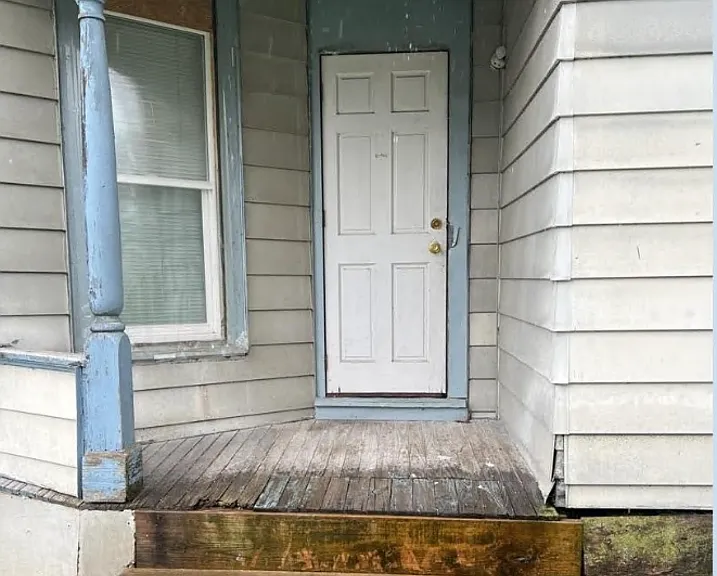 159 1/2 S Jackson St — Photo 2