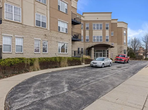 10900 West Bluemound ROAD #304, Wauwatosa, WI 53226