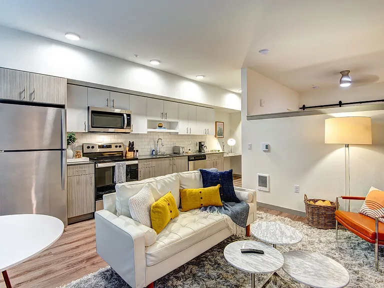 Midtown 64 Apartments — Photo 40