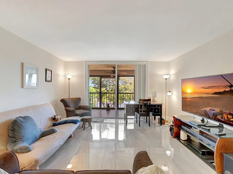 14723 Cumberland Dr #404B — Photo 7