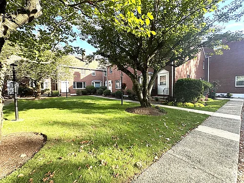 224 Park St #C8 Photo 1