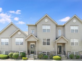 2003 S Austrian Pine St, Lockport, IL 60441