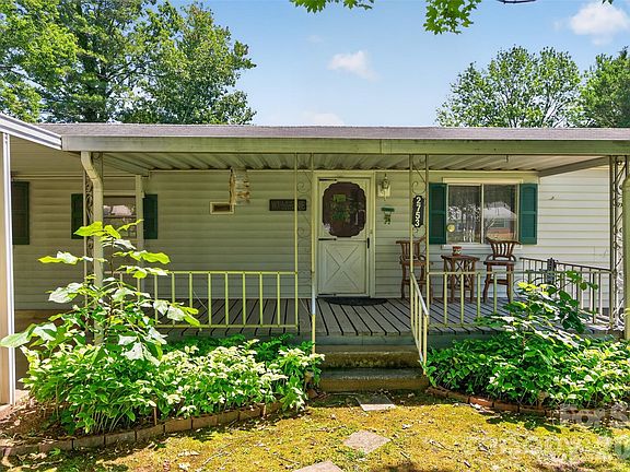 5th image of 2753 Fairwood Dr