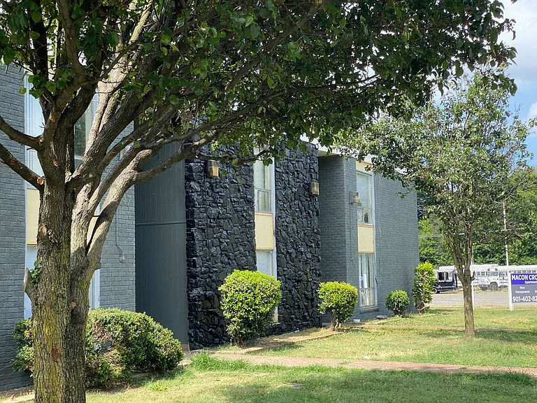 Macon Crossing Apartments — Photo 13