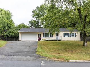 87 Colony Ln, Rochester, NY 14623