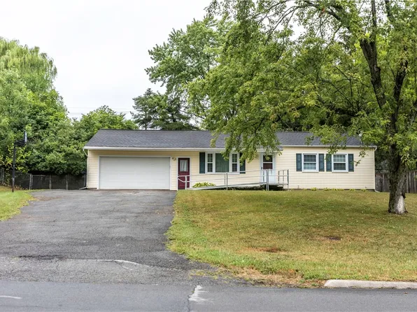 87 Colony Ln, Rochester, NY 14623