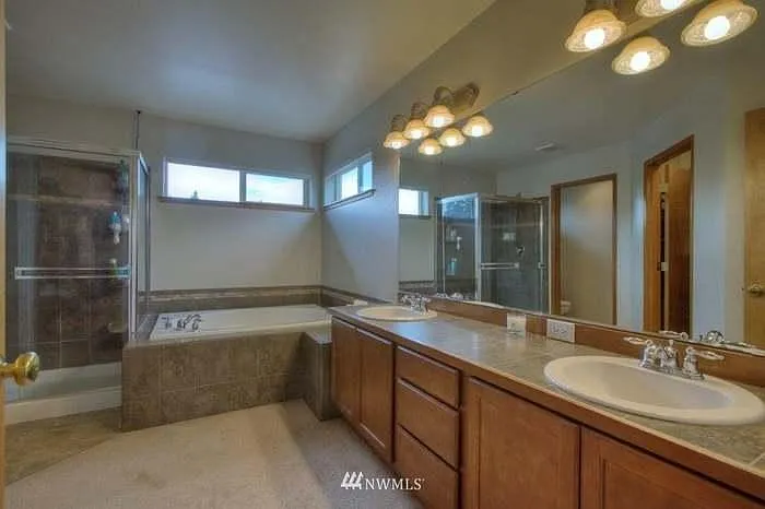 2508 Blaine Ave NE — Photo 12