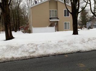 2 Leaf Rd, Delmar, NY 12054