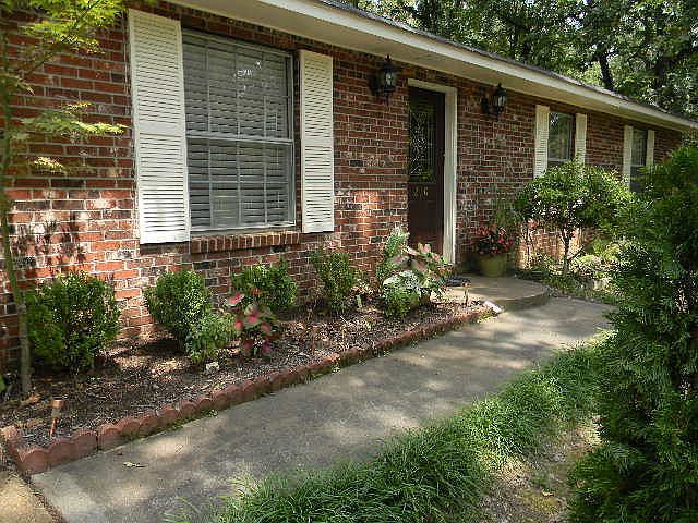 1st image of 210 Britton Dr
