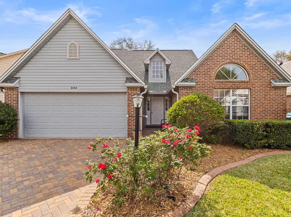 834 Fairway Lakes Dr, Niceville, FL 32578