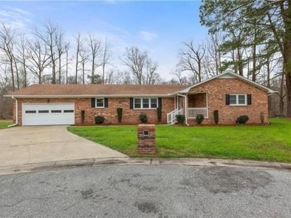 1st image of 2000 Cedarwood Ln