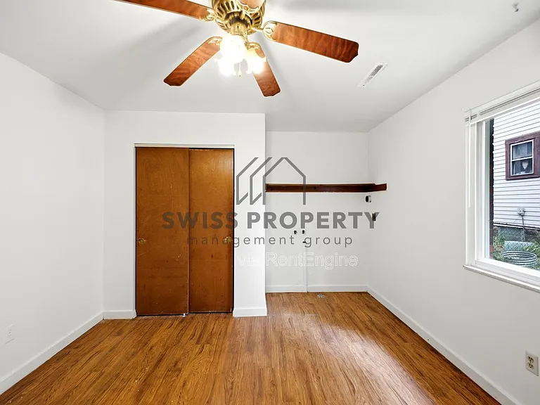 1577 Briarwood Ave — Photo 9