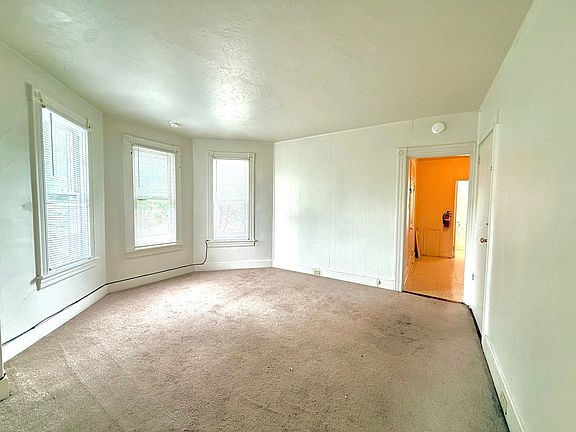 5th image of 1946 Willow Street Pike APT 2S