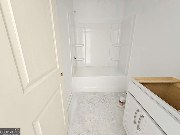 4th image of 30 Silverleaf Trl