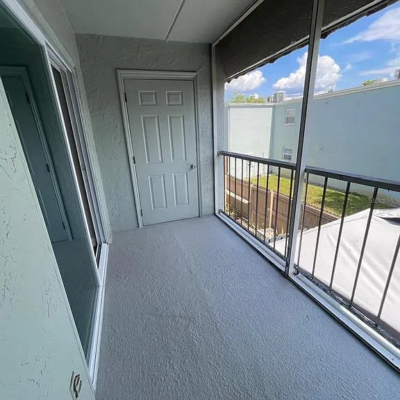 2835 Somerset Park Dr #203 — Photo 12
