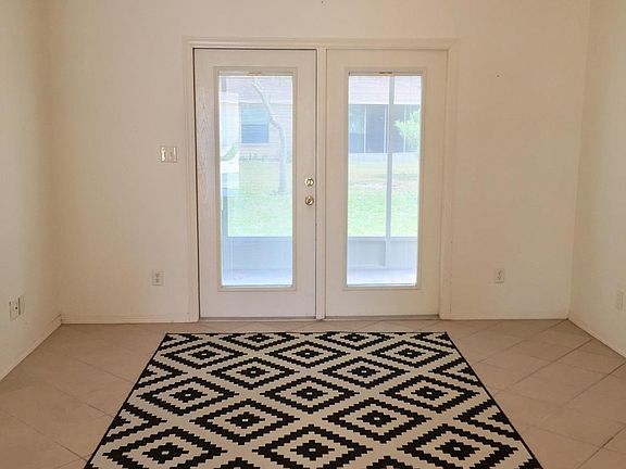 4th image of 31 Pinehurst Dr