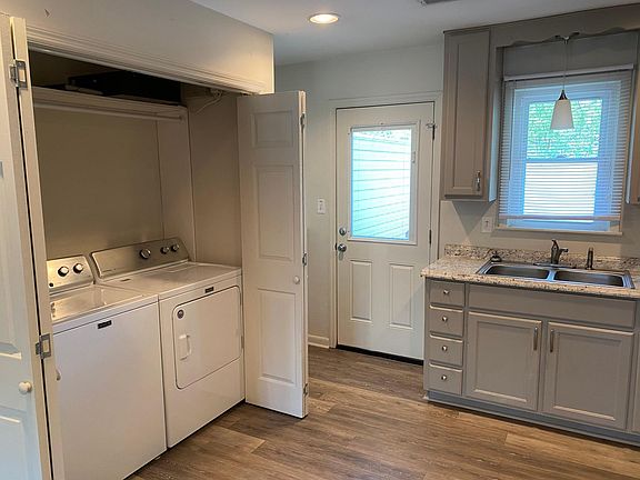 3rd image of 1002 Sherrod Ave #1002