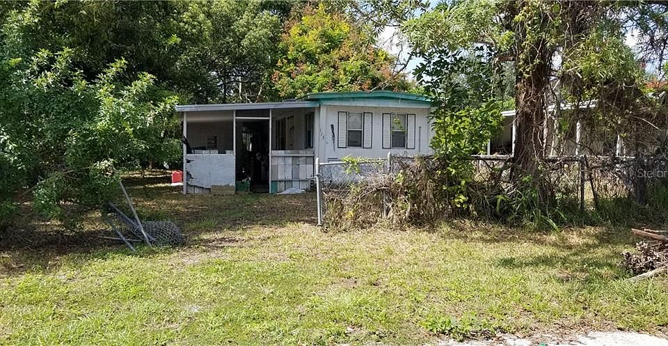 2nd image of 115 Sierra St N