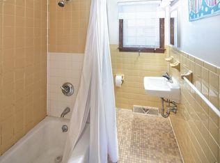 17 Bradford Rd, Sagamore Beach, MA 02562