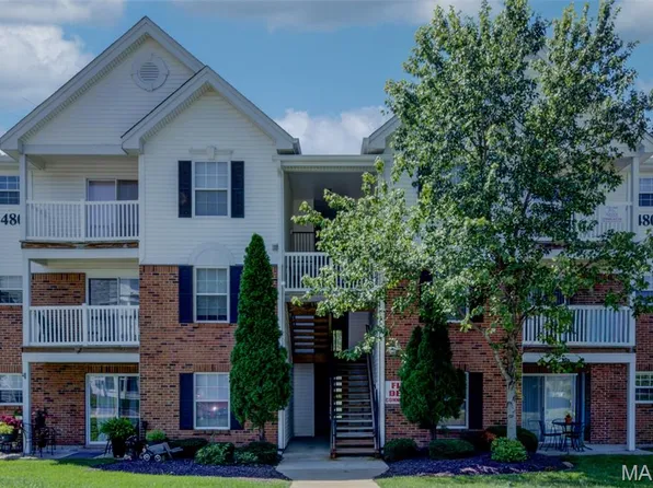 480 Benton Dr APT F, Saint Peters, MO 63376
