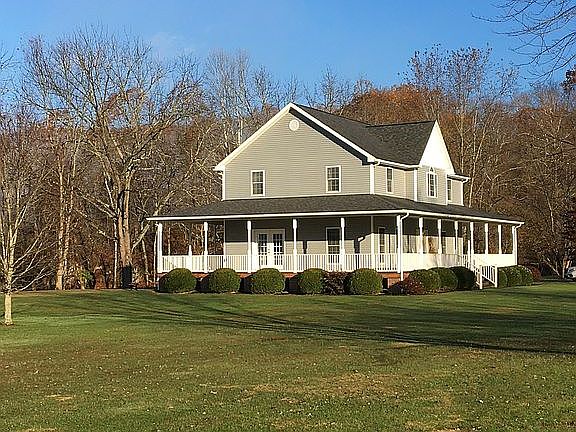3rd image of 10679 Pullman Rd