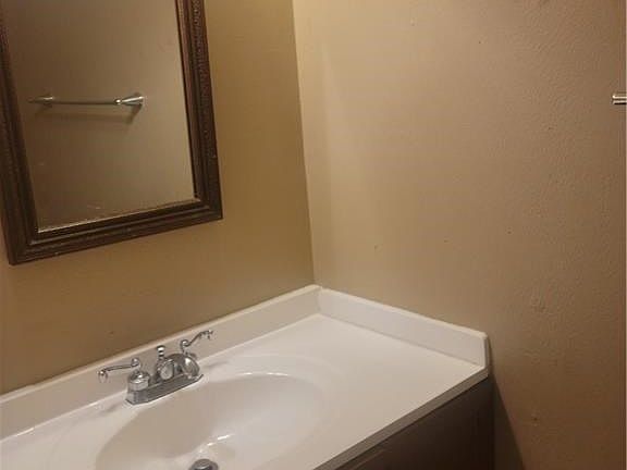 5th image of 2117 Manson Ave #B