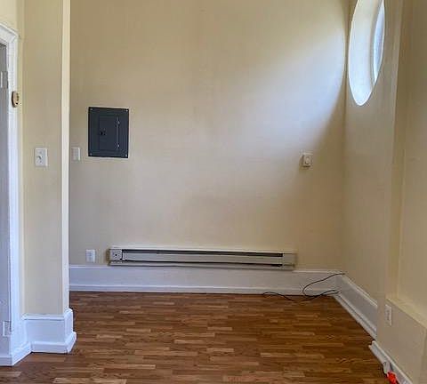 4th image of 911 S 17th St #2C
