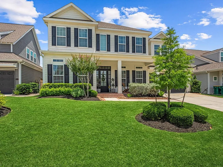 2221 Salt Grass Trl — Photo 1