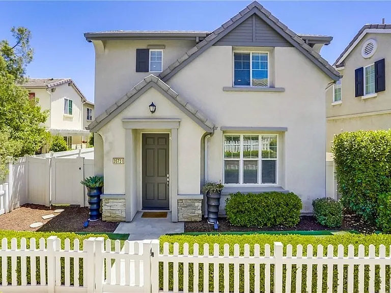 35731 Plume Ln — Photo 1