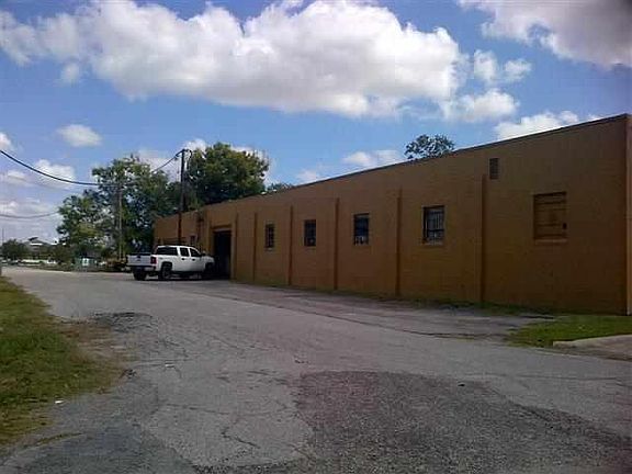 3rd image of 1009 Orange St