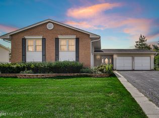 1601 Von Braun Trl, Elk Grove Village, IL 60007