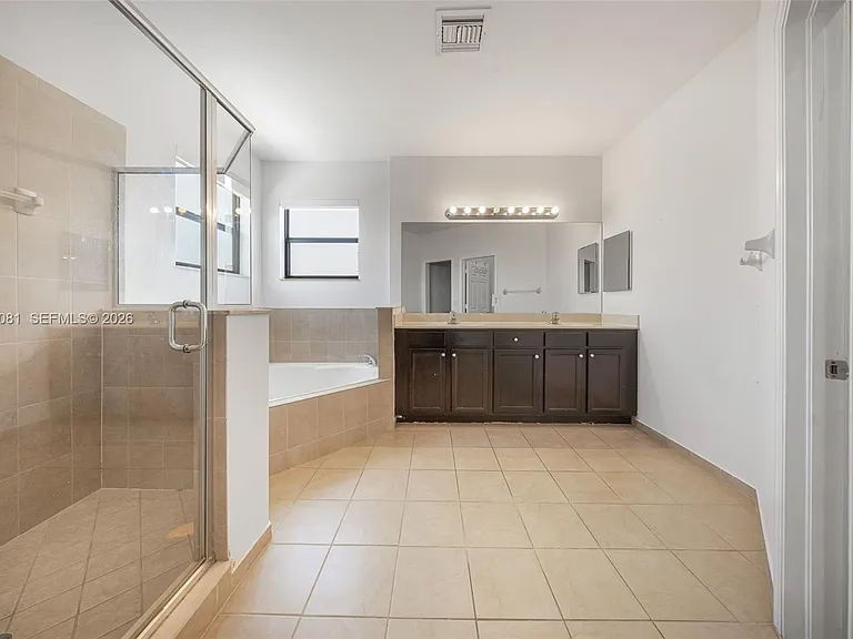 11731 SW 234th St — Photo 46