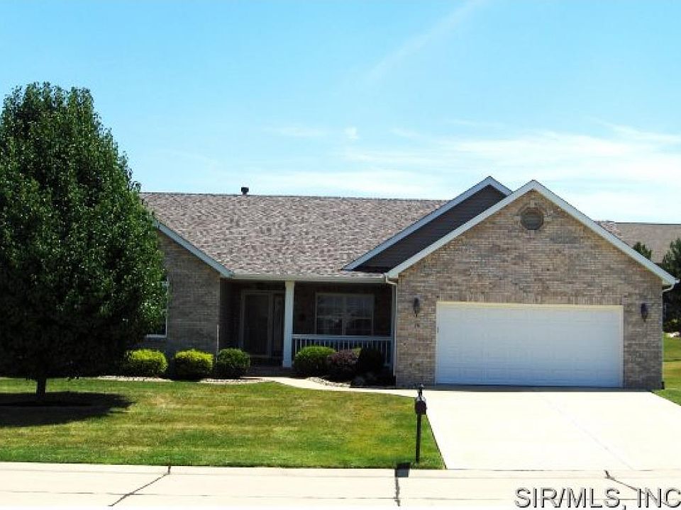 1st image of 26 Oak Leaf Dr