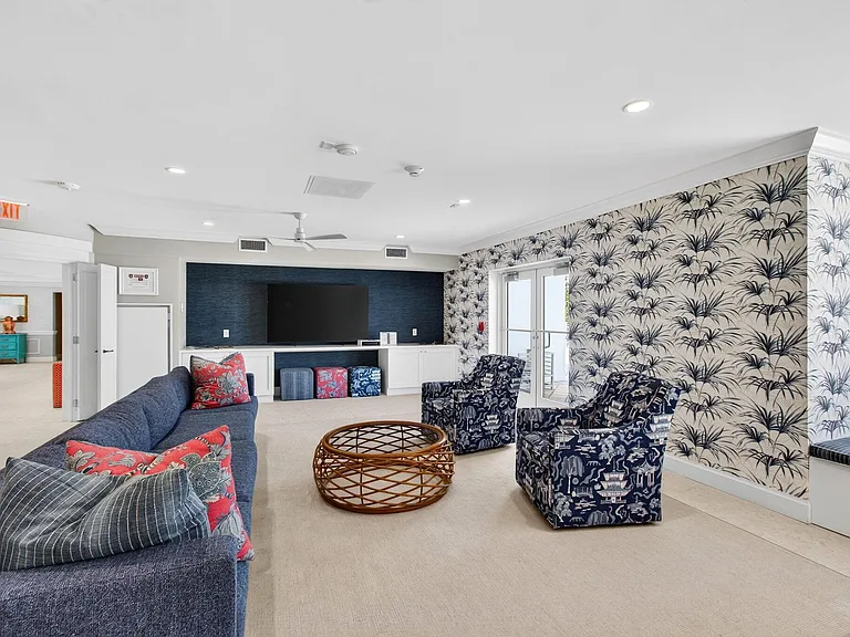 120 N Ocean Blvd #203 — Photo 58