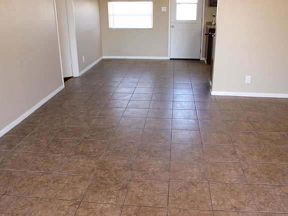 4th image of 82752 Crest Ave