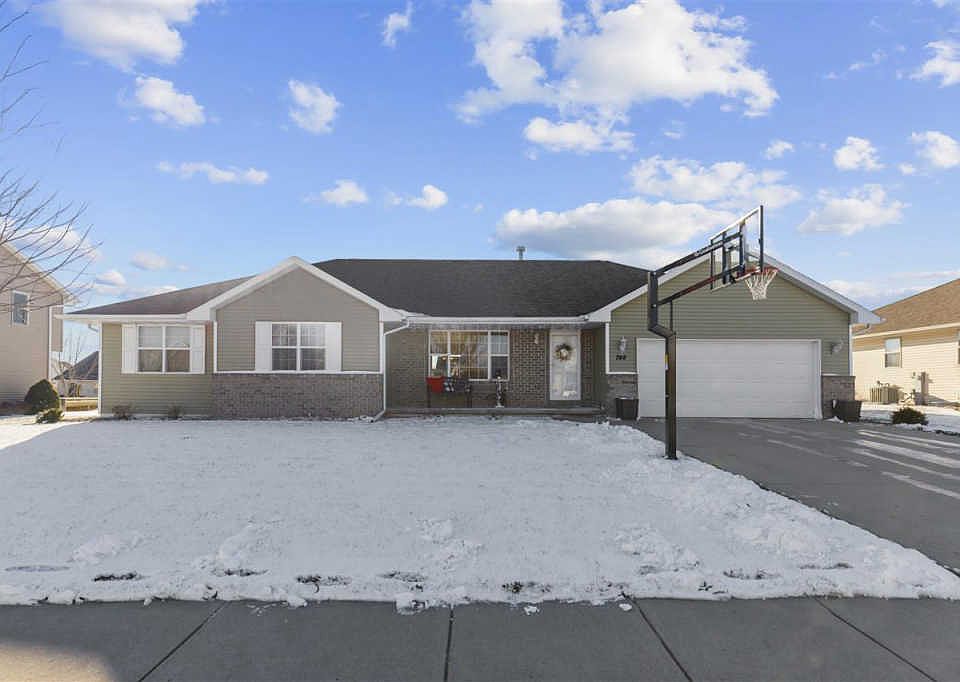1st image of 748 N Melcorn Cir
