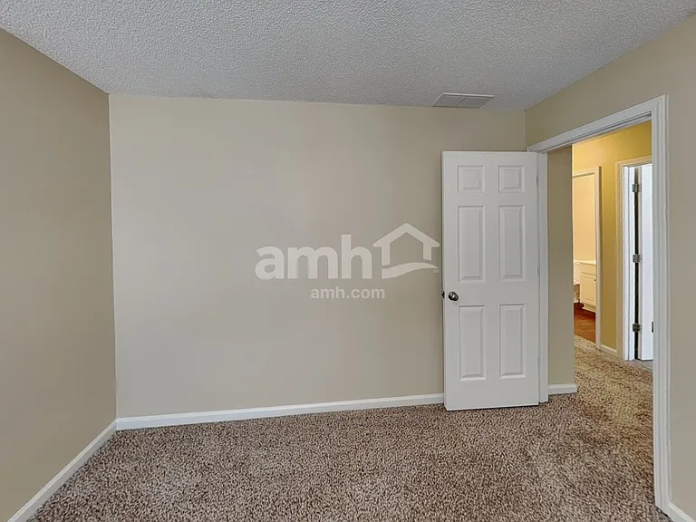 2523 Davenham Ln — Photo 13