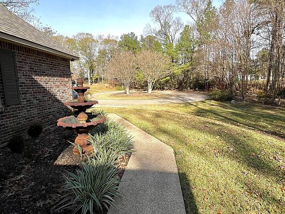 2nd image of 5917 Rosedown Pl