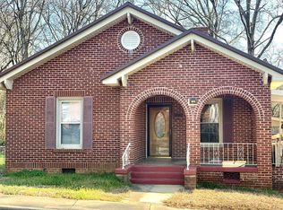 209 Spring St, Ninety Six, SC 29666