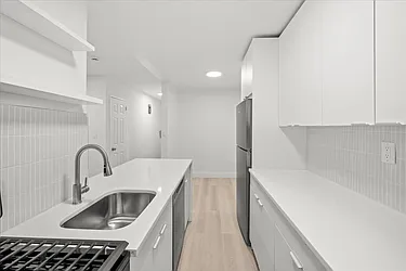 3260 Netherland Avenue, #5C