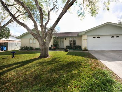 1408 Las Palmas Cir, Beeville, TX, 78102