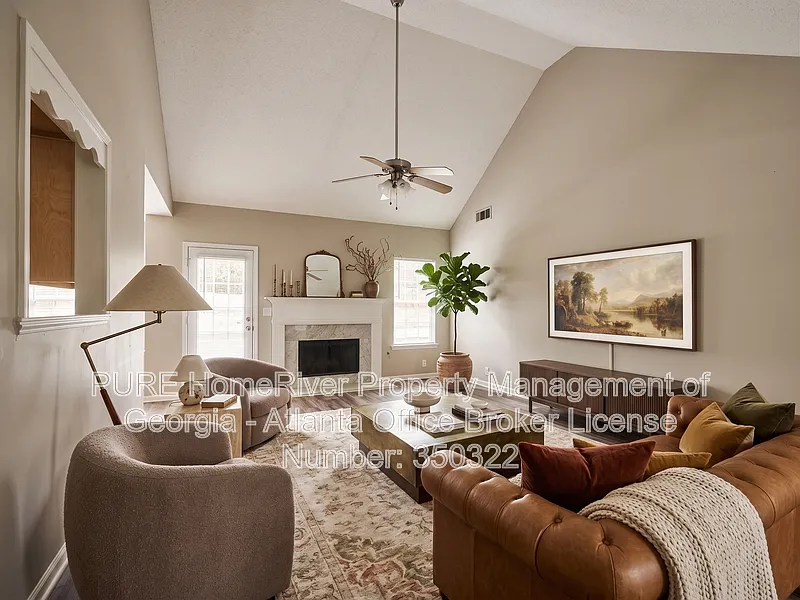 3 bed, 2.0 bath, 1690 sqft, $1,825 — Photo 2