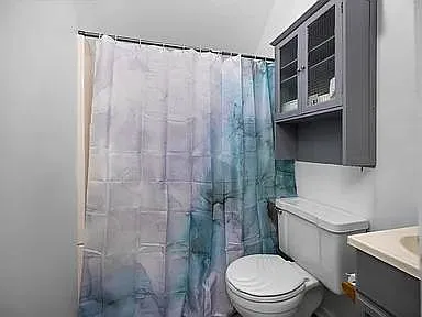 404 2nd St #2 — Photo 7