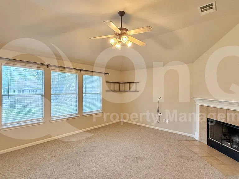 18905 Stirling Castle Ct — Photo 8