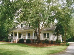 407 Camelia Dr, Washington, NC 27889