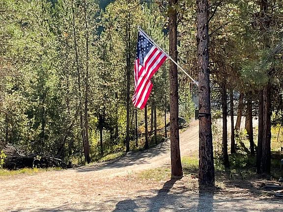 2nd image of 211 Points Rd