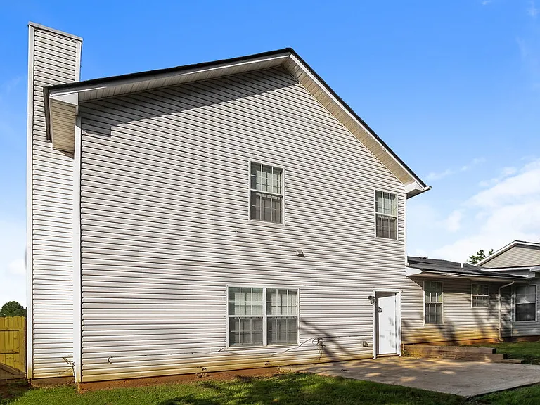 2098 Sugar Creek Falls Ct SE — Photo 17