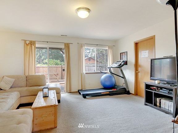 3rd image of 7822 207th StCt E