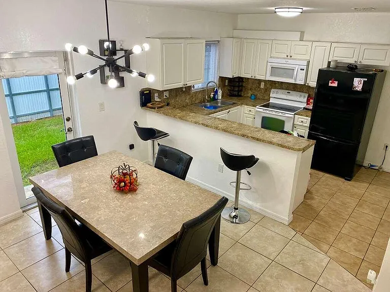 18951 SW 113th Pl — Photo 5