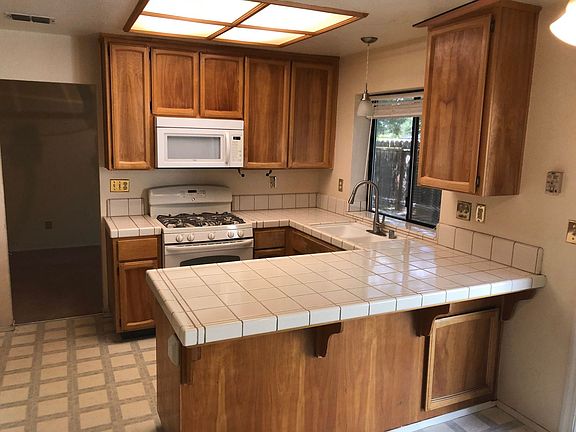 2nd image of 700 Danehurst Ct